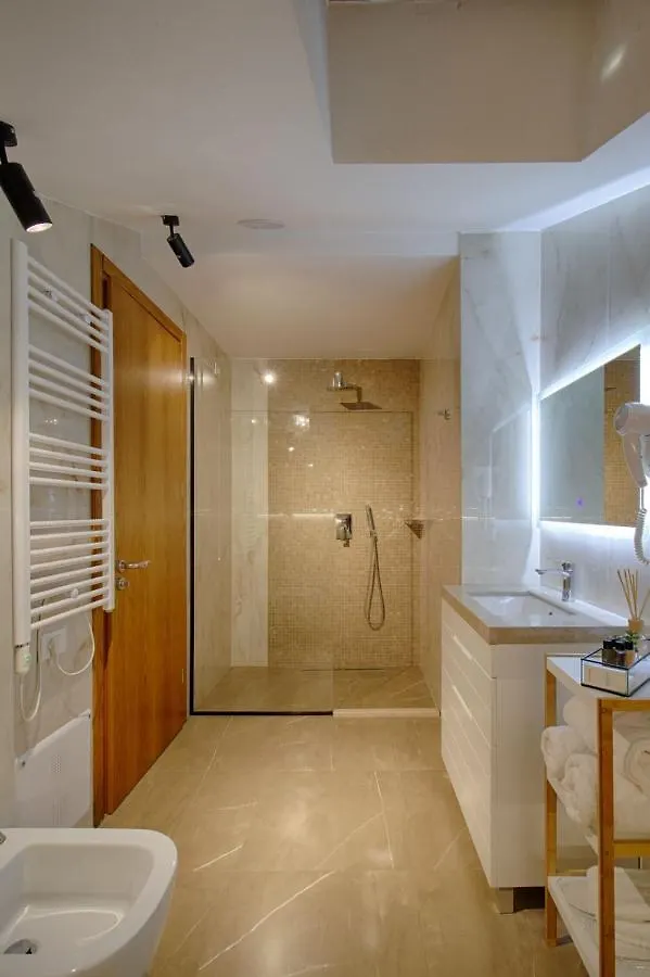 Primo Hotel Tirana 4*,  Albania